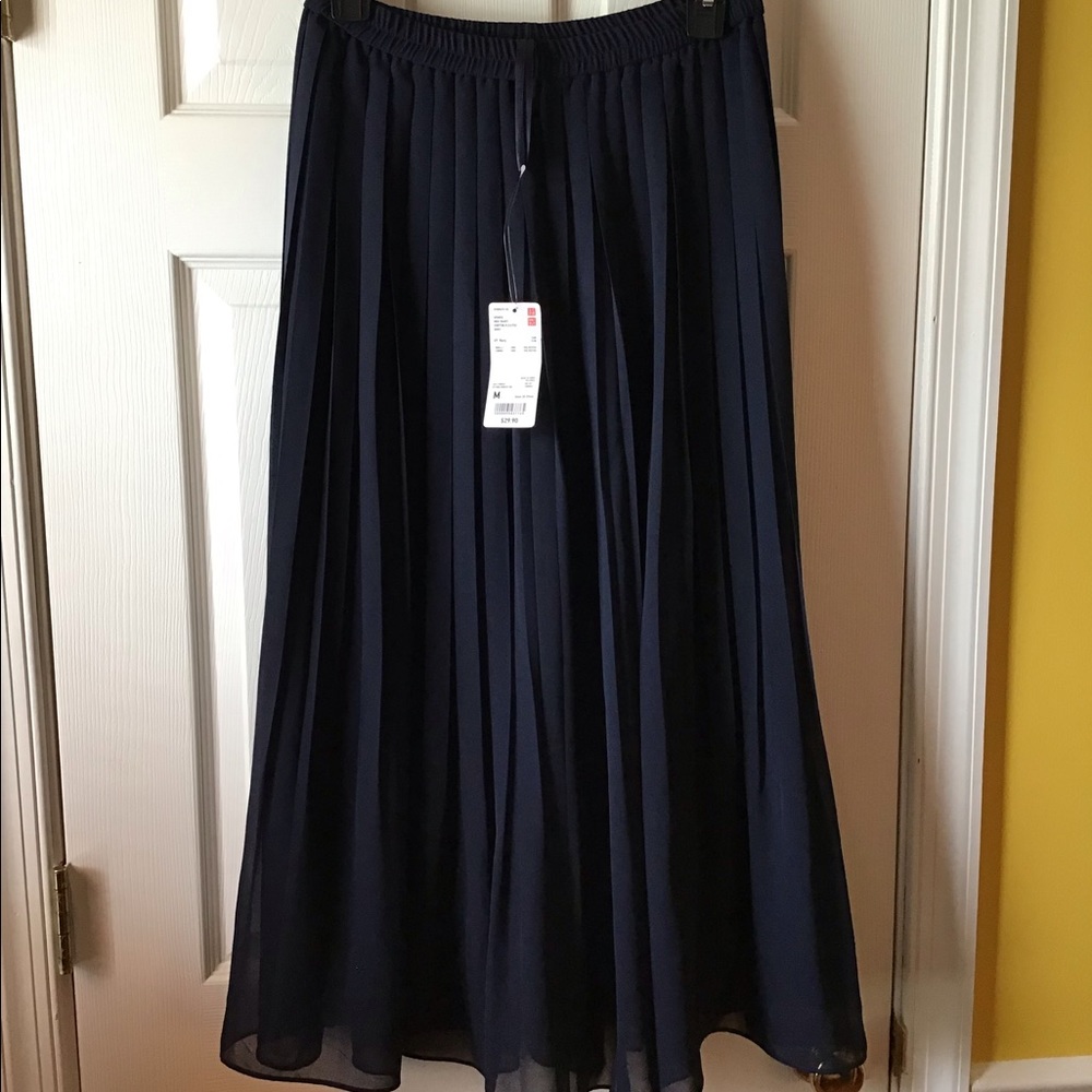 Uniqlo Pleated Skirt